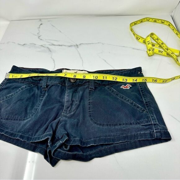 Hollister Chino Shorts- Size 3 - Picture 3 of 6